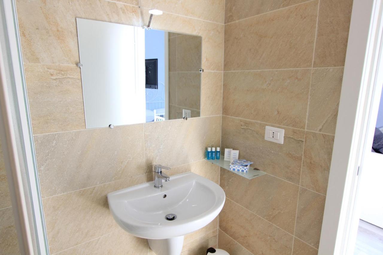 B&B Vitruvio Suites Formia Eksteriør bilde