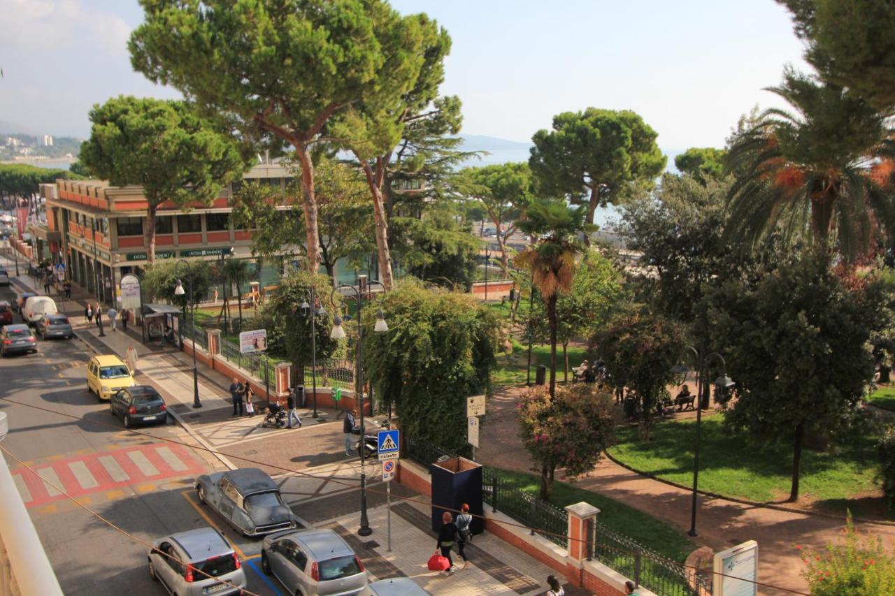 B&B Vitruvio Suites Formia Eksteriør bilde